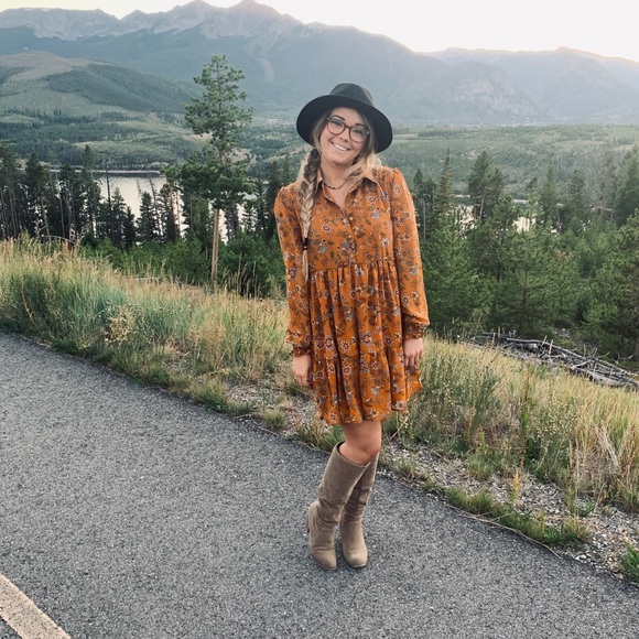 Meet your Posher, Ashley - Picture 1 of 1